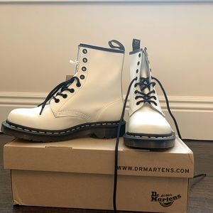 Dr. Martens Air Wair with bouncing soles smooth